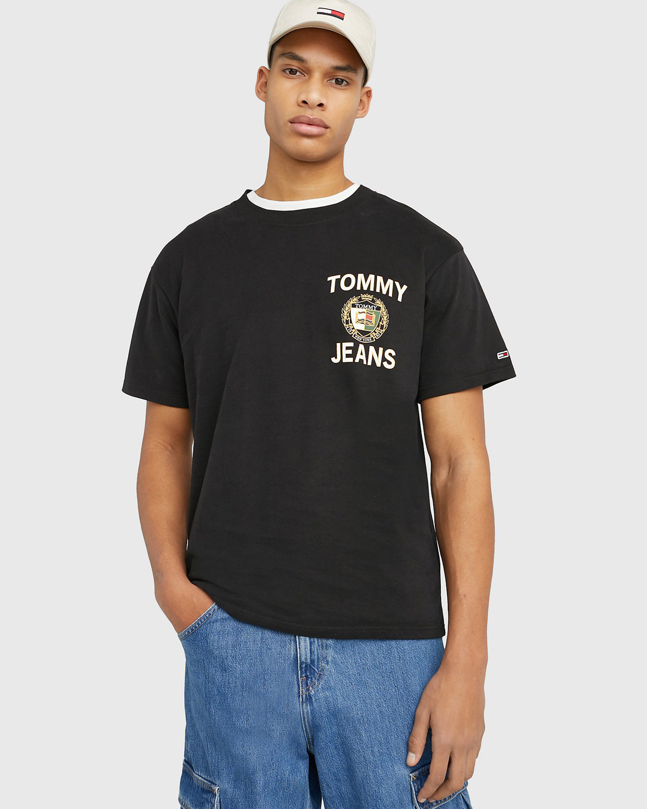 Tommy Jeans crest logo black
